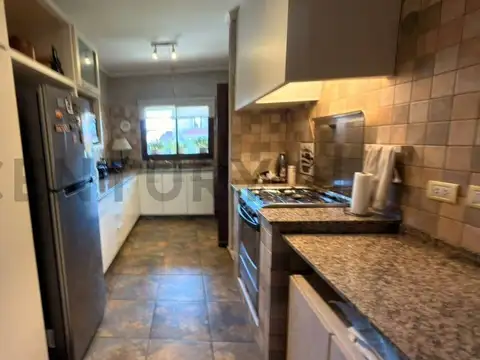 CASA EN VENTA - BARRIO PALMARES