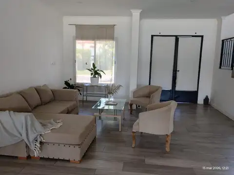 Casa 6 ambientes con 3 baños