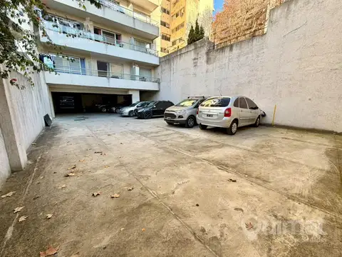 Cochera disponible - porton automatico - facila acceso