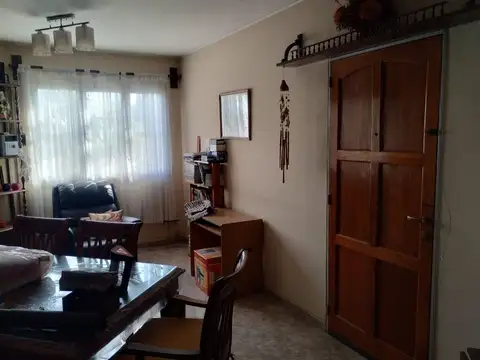 Venta Departamento 3dormitorios cochera calle Perú