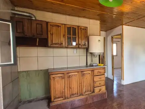 Casa 4 ambientes con 2 baños