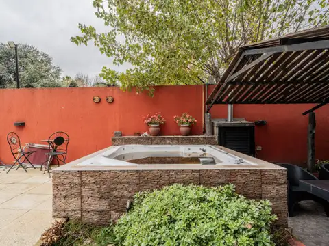 Casa 7 ambientes con 3 baños