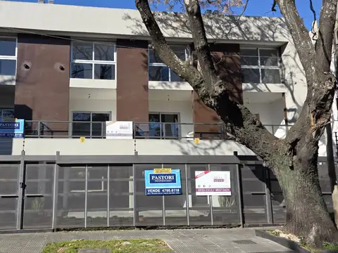 VENTA DE CASA DE 3 AMB OLIVOS