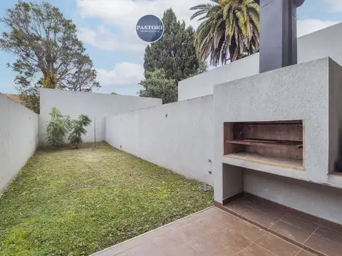 Depto Tipo Casa en Venta en Olivos, USD 250.000