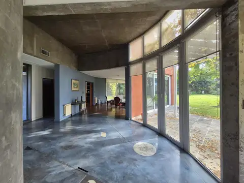 Casa en Venta en Abril Club De Campo, USD 1.500.000