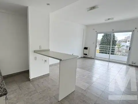 Departamento en Alquiler en Plaza Rocha, $ 450.000