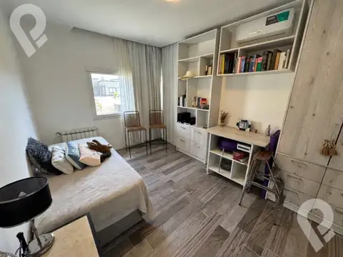 Casa 5 ambientes con 3 baños
