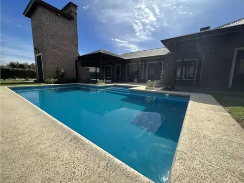 VENTA CASA 4 AMBIENTES  LA CONCEPCIÓN CON PILETA