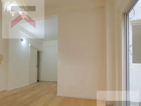 Oportunidad! Dos amb totalmente reciclado a nuevo con patio! Apto profesional