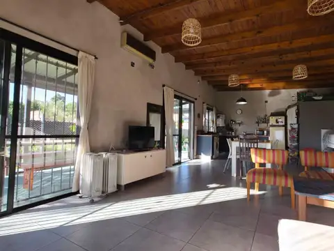 Casa en Venta con 6 cocheras