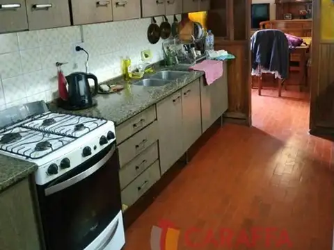 Casa 5 ambientes con 4 baños