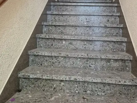 Depto Tipo Casa en Alquiler de 4 ambientes