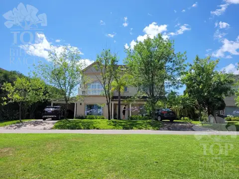 av de los lagos al 4300