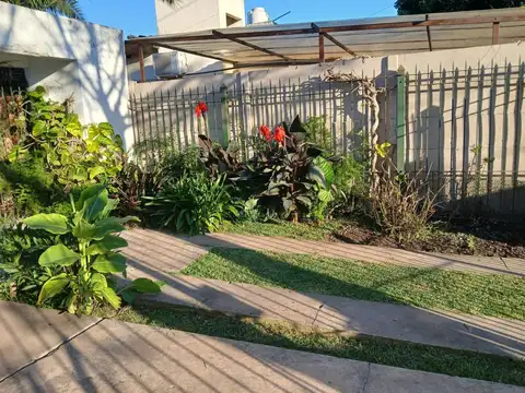 Depto Tipo Casa en Alquiler de 3 ambientes