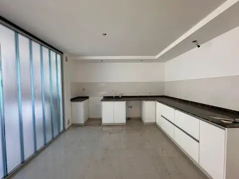 Depto Tipo Casa 6 ambientes con 2 baños