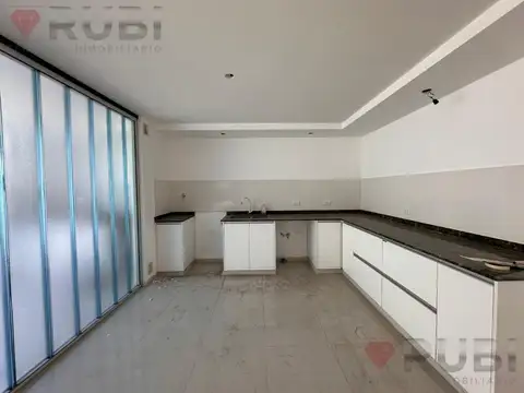 Depto Tipo Casa 6 ambientes con 2 baños