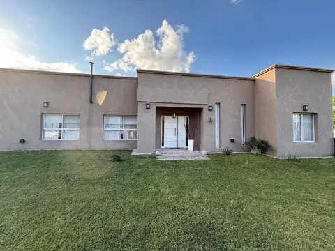 CASA EN VENTA CLUB DE CAMPO EL MORO, MARCOS PAZ