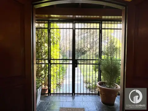 Casa en Venta con 3 cocheras