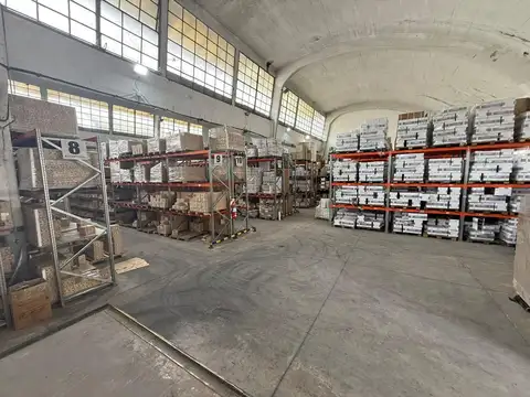 CENTRO DE DISTRIBUCIÓN EN VENTA | 5.080 m² CUBIERTOS
