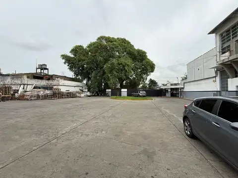 Galpon en Venta en Ramos Mejía, USD 2.400.000