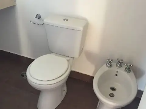 Casa en Alquiler con 1 cochera