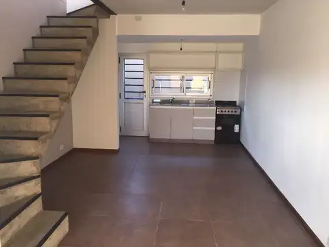 Casa en Alquiler en Burzaco, $ 520.000
