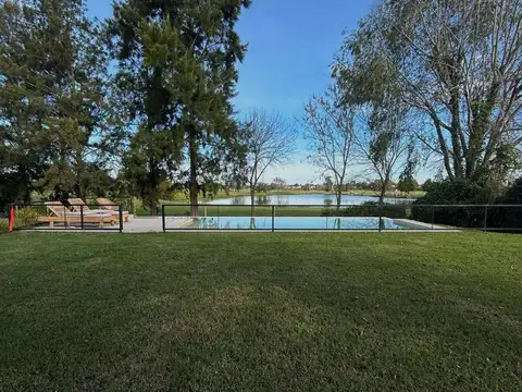 Casa 6 ambientes con 4 baños