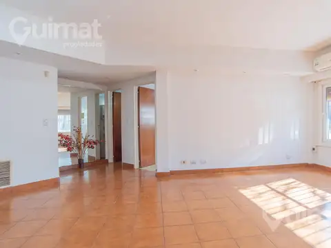 Depto Tipo Casa 4 ambientes con 2 baños
