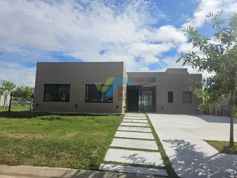 Casa  en Venta en Santo Tomas, Derqui, Pilar