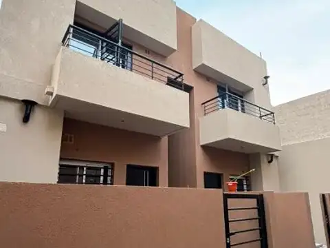 Departamentos Tipo Casa En Ph 2 Ambientes A Estrenar con patio o balcon Financiado