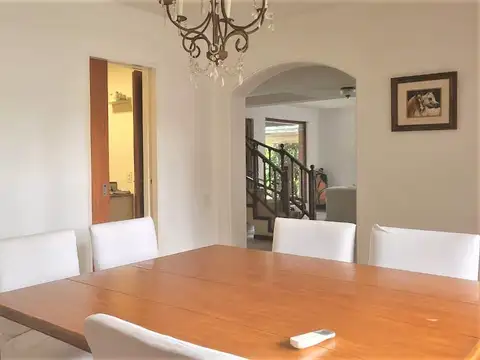 Casa 4 ambientes con 3 baños