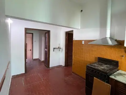 VENTA CASA 3 DORM BARRIO GUEMES  A RECICLAR