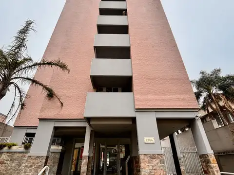 DEPARTAMENTO DOS DORMITORIOS Y COCHERA EN EL CENTRO