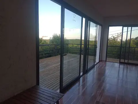 Casa en Alquiler con 2 cocheras