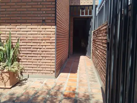 Casa en Venta en Alto Alberdi, USD 67.000