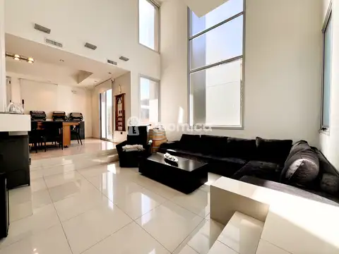 Casa en Venta en Godoy Cruz, USD 585.000