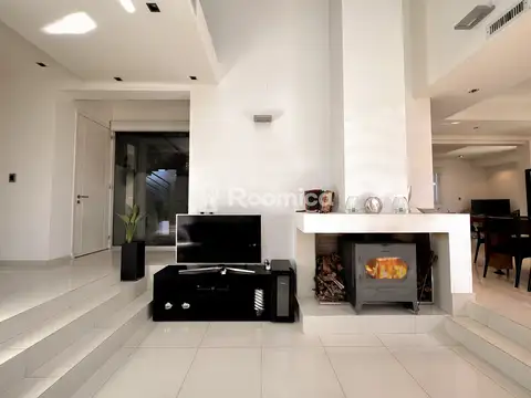 Casa 6 ambientes con 3 baños