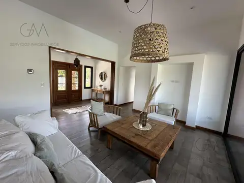 Casa 5 ambientes con 3 baños