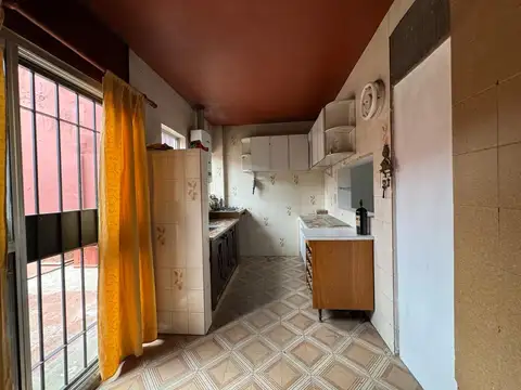 Casa 4 ambientes con 1 baño