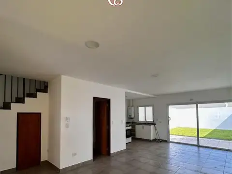 Casa en Alquiler al Oeste