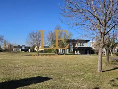Terreno en Venta de 853,0 m2