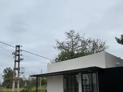 Local en Alquiler en Joaquin Gorina, $ 1.950.000