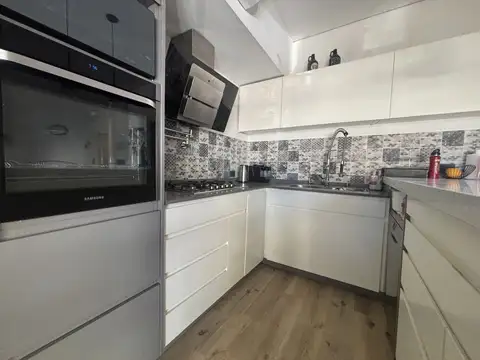 Depto Tipo Casa en Venta de 4 dormitorios