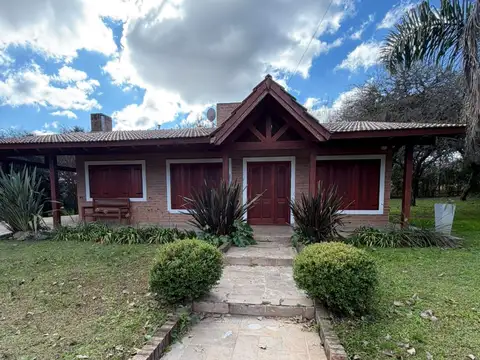 VENTA CASA 2 DORM C/PILETA V. GENERAL BELGRANO CBA