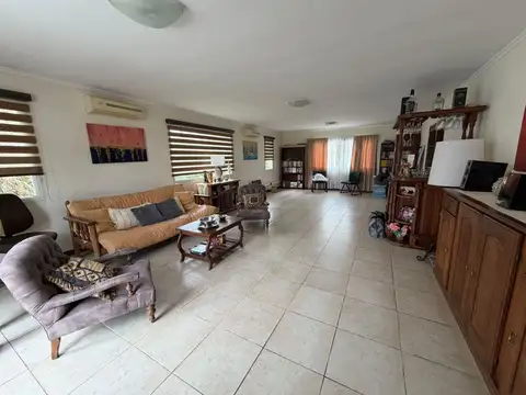 Depto Tipo Casa en Venta de 4 dormitorios