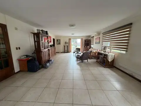 Depto Tipo Casa 5 ambientes con 3 baños