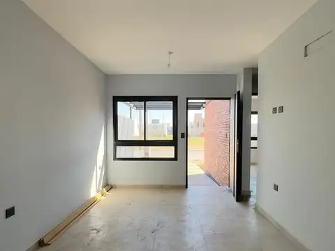 Duplex en alquiler Colinas de Manantiales  2 Dormitorios con cochera y parrilla en patio