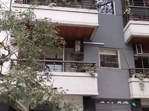 Caballito sobre Boyaca al  300. Excelente monoambiente dividido amplio impecable estado con balcón contrafrente. aire acondicionado cocina integrada completa con Spar baño completo balcón con deck. Imperdible