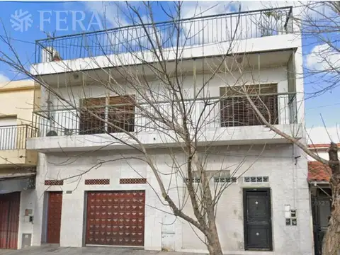 Venta casa para dos familias con local en Villa Dominco