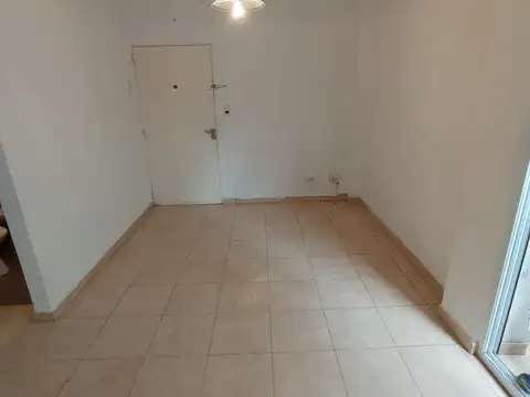 Miranda 4700, Piso 1